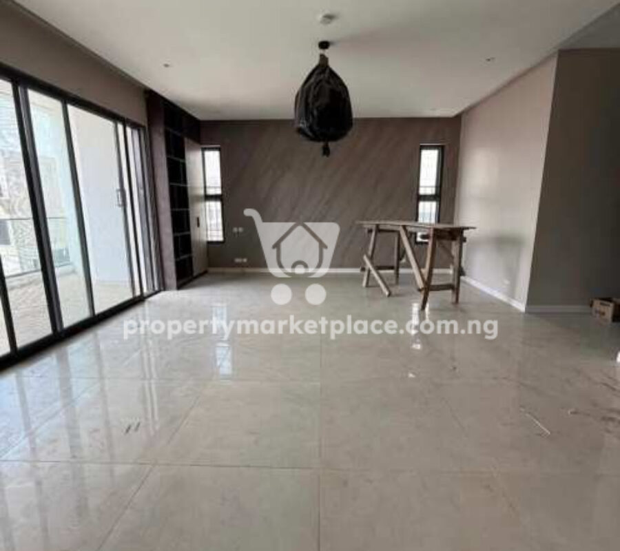 5 bedroom detached duplex with 1 bedroom guest chalet