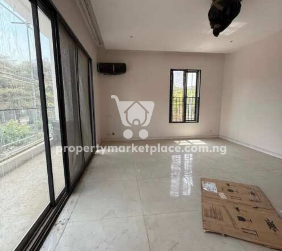 5 bedroom detached duplex with 1 bedroom guest chalet