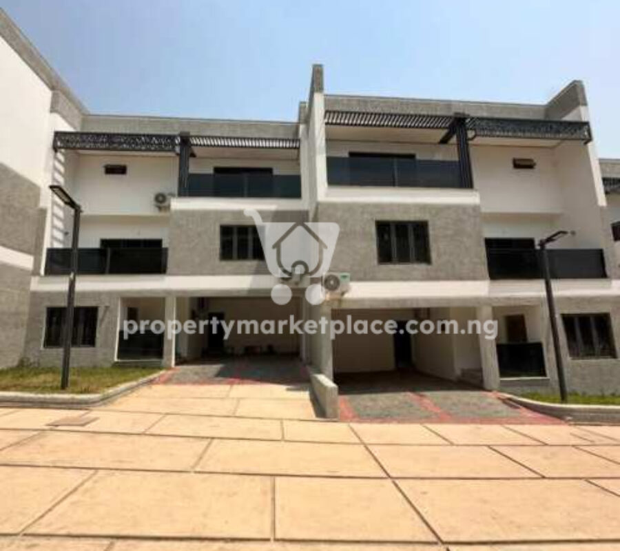 4 bedroom detached duplex and Bq with general swimming pool