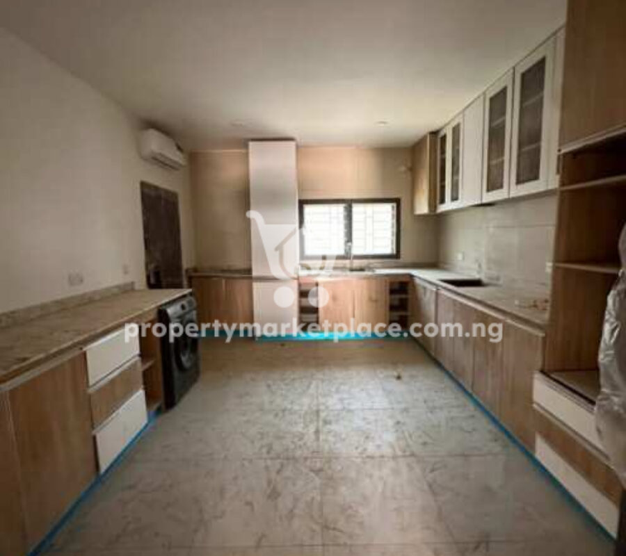 4 bedroom detached duplex and Bq with general swimming pool