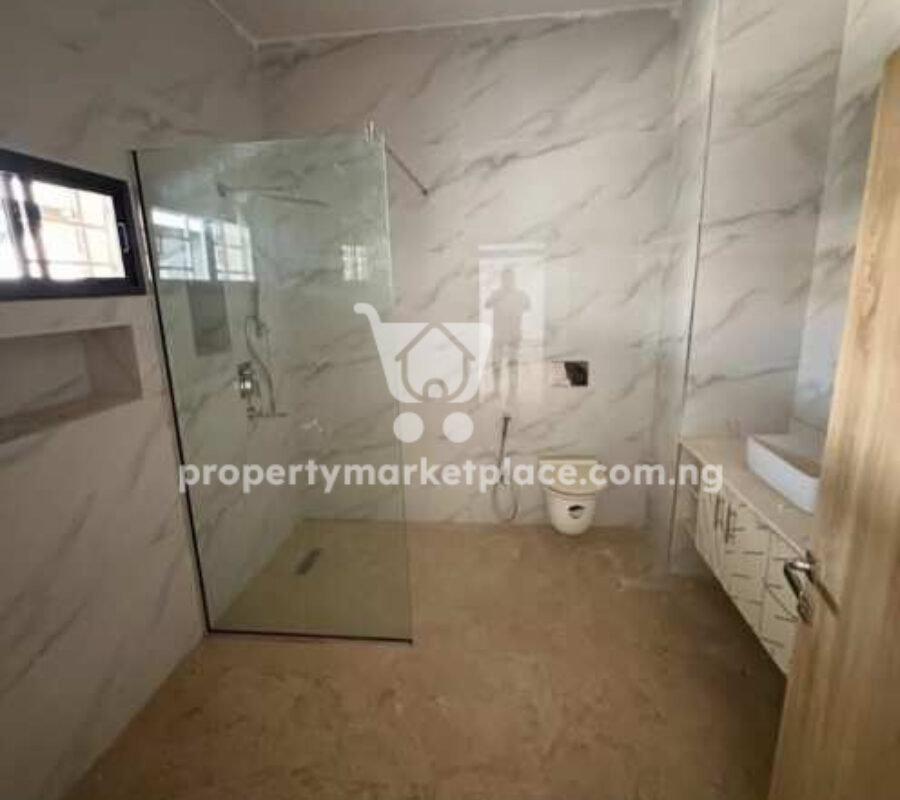 4 bedroom detached duplex and Bq with general swimming pool