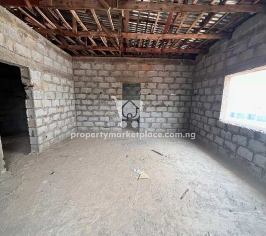4 bedroom terrace duplex & Bq with smart home features