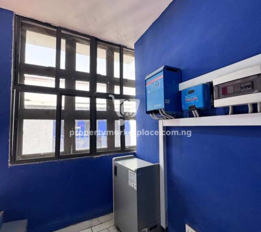 Superbly furnished 3 bedroom flat with Bq