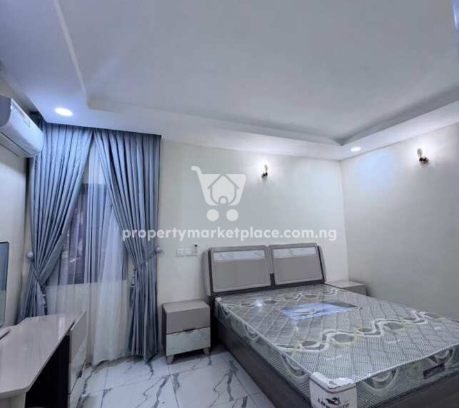 Superbly furnished 3 bedroom flat with Bq