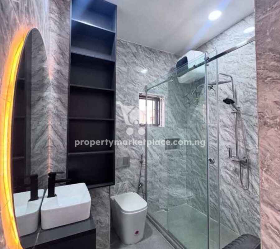 Superbly furnished 3 bedroom flat with Bq