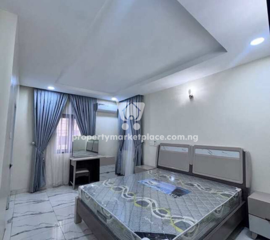 Superbly furnished 3 bedroom flat with Bq