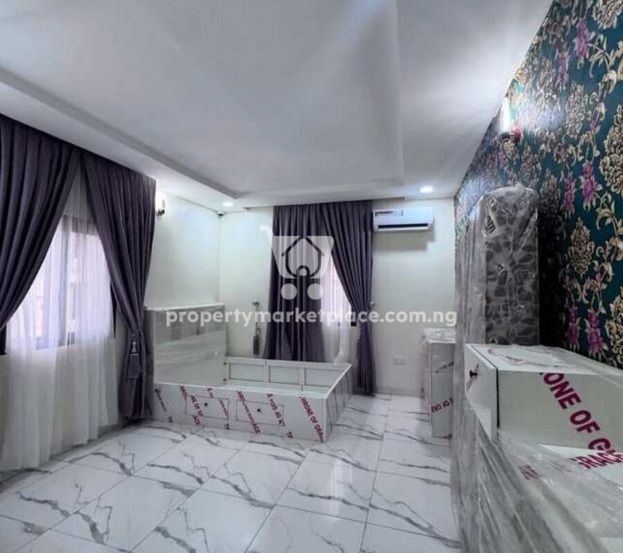 Superbly furnished 3 bedroom flat with Bq