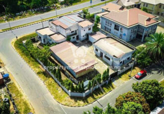 7 bedroom detached duplex with 3 bedroom guest chalet