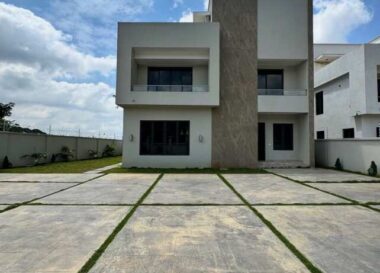 Superbly finished 5 bedroom detached duplex with Bq