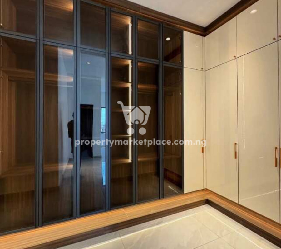 Superbly finished 5 bedroom detached duplex with Bq