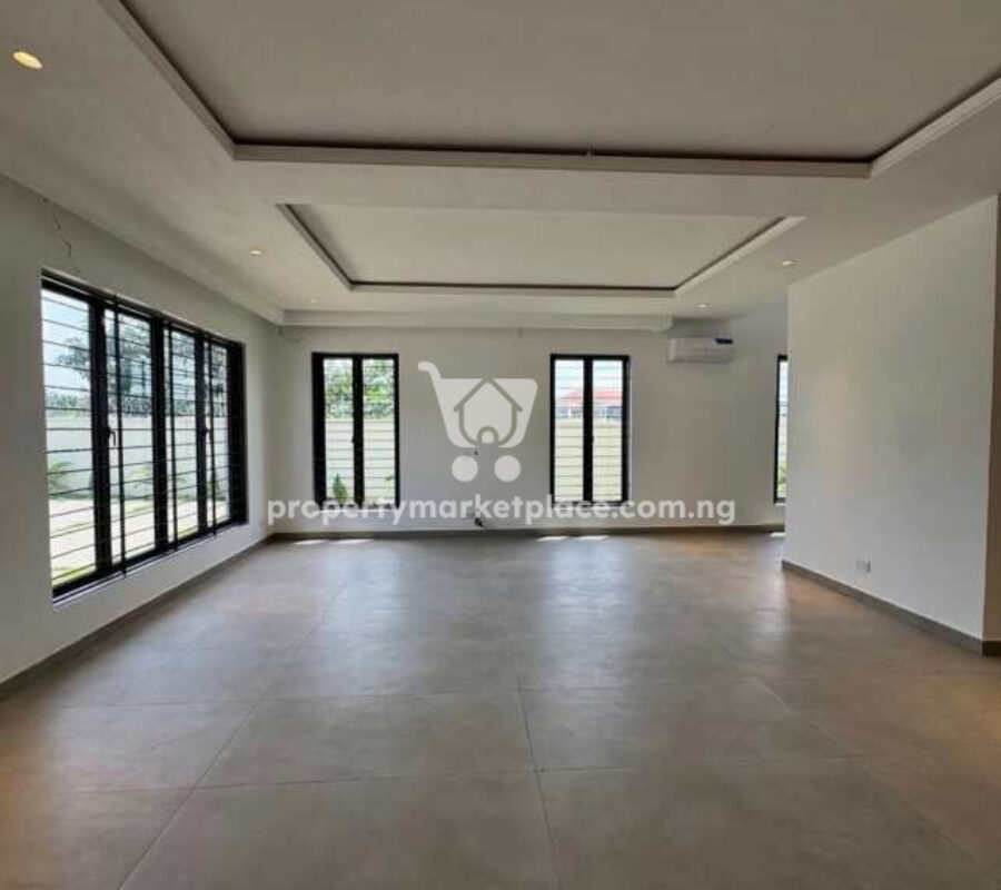 Superbly finished 5 bedroom detached duplex with Bq