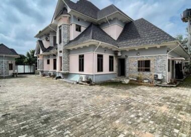 Furnished 5 bedroom detached duplex with 2 rooms Bq