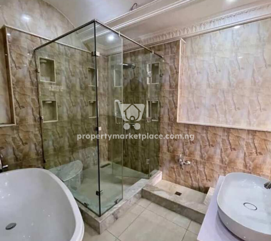 Furnished 5 bedroom detached duplex with 2 rooms Bq