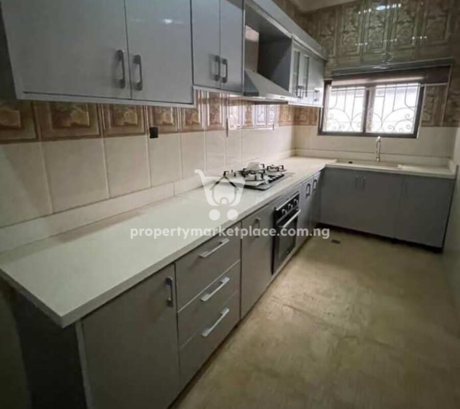 Furnished 5 bedroom detached duplex with 2 rooms Bq