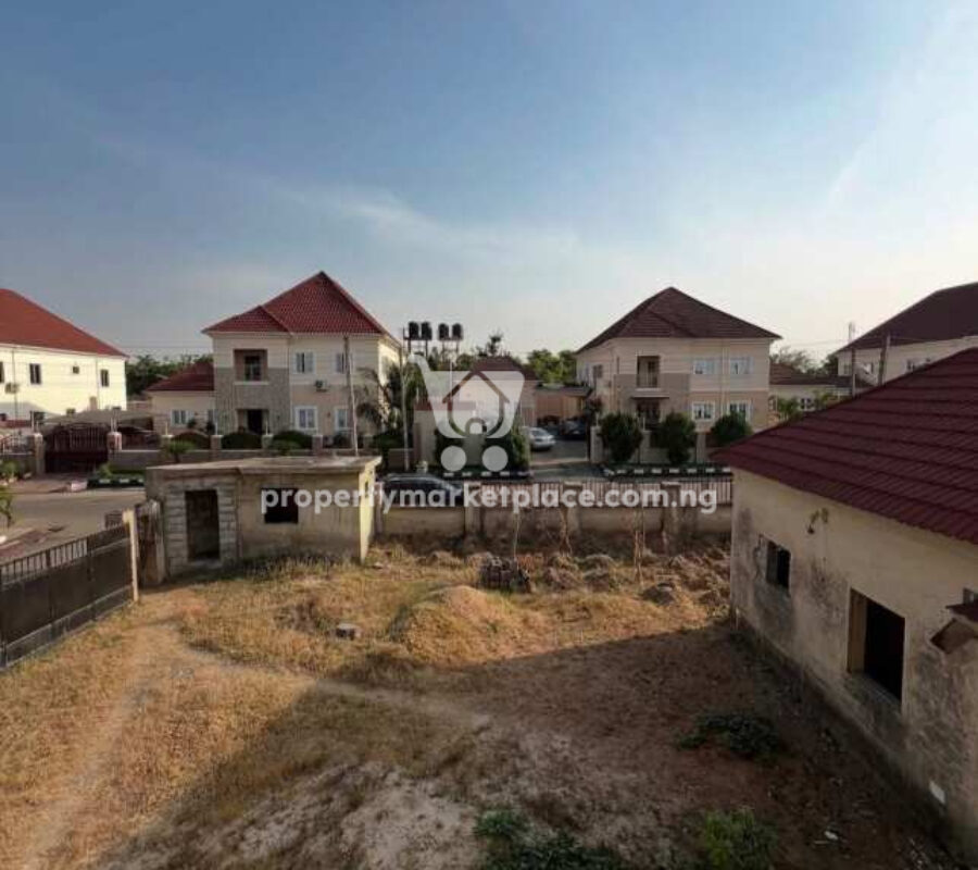 5 bedroom detached duplex with Bq in a secured estate