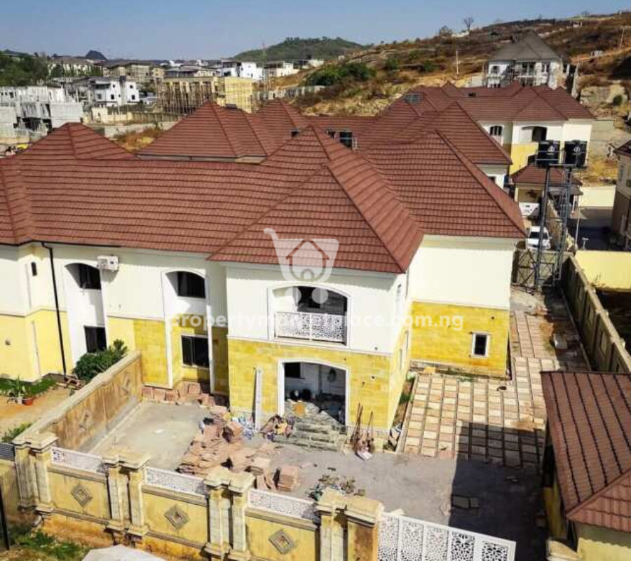 5 bedroom semi-detached duplex with swimming pool