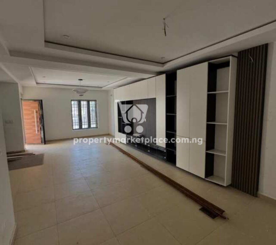Nicely finished 4 bedroom terrace duplex with Bq