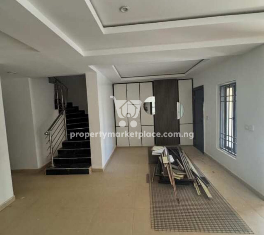 Nicely finished 4 bedroom terrace duplex with Bq