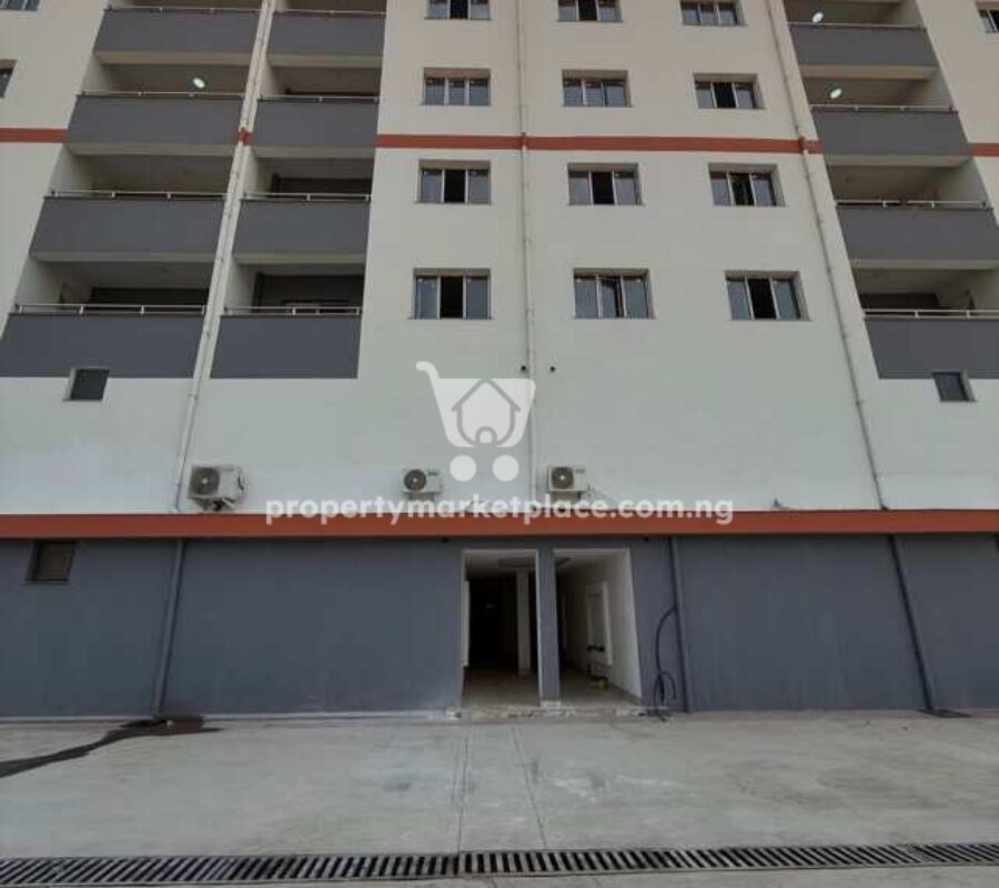 Spacious & serviced 3 bedroom flat
