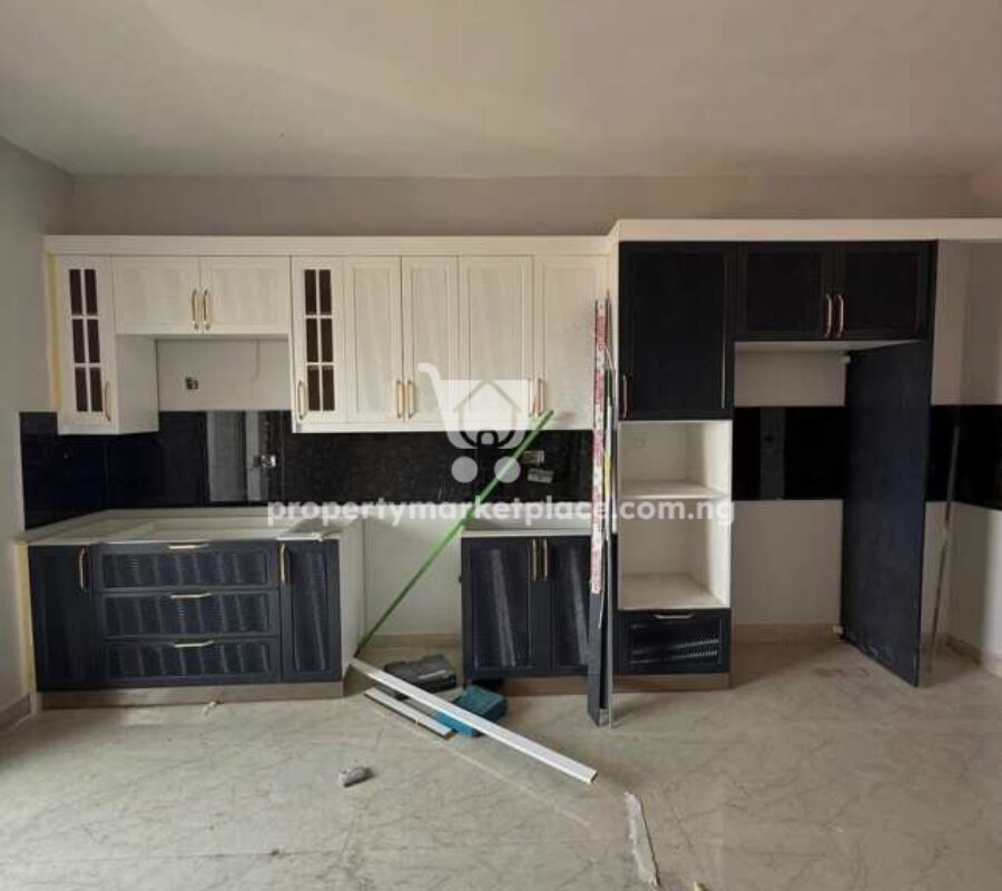 Spacious & serviced 3 bedroom flat