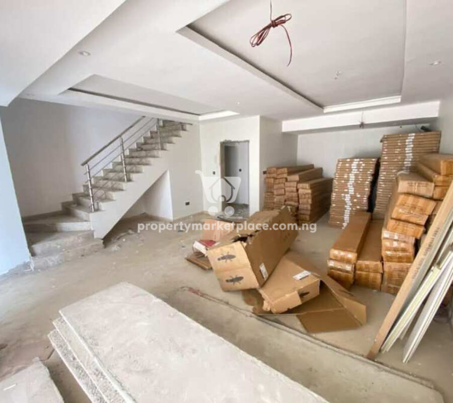 4 bedroom terrace duplex with Bq