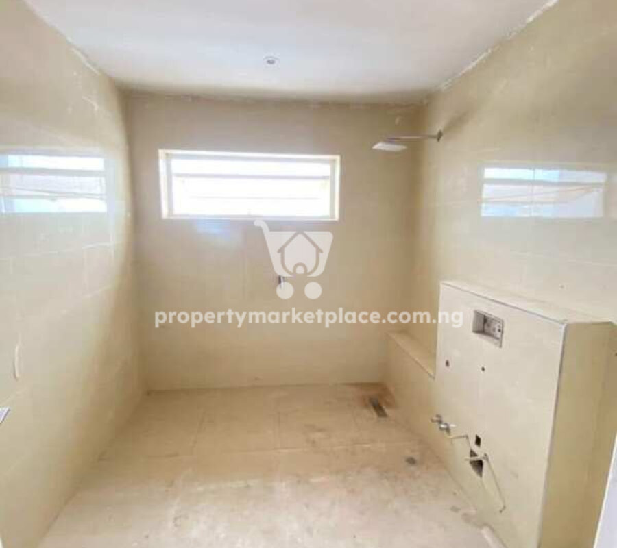 4 bedroom terrace duplex with Bq