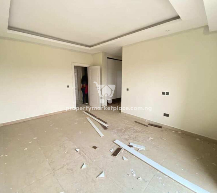 4 bedroom terrace duplex with Bq