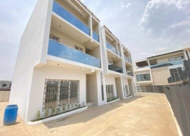 4 bedroom terrace duplex with Bq