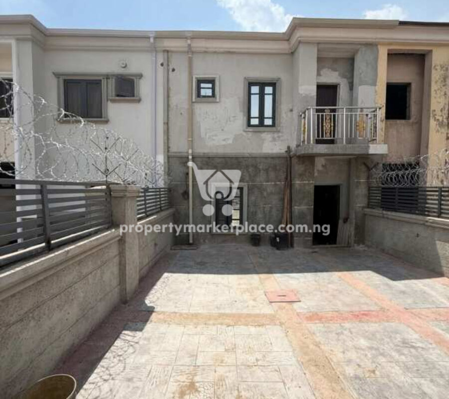 Spacious 3 bedroom terrace duplex