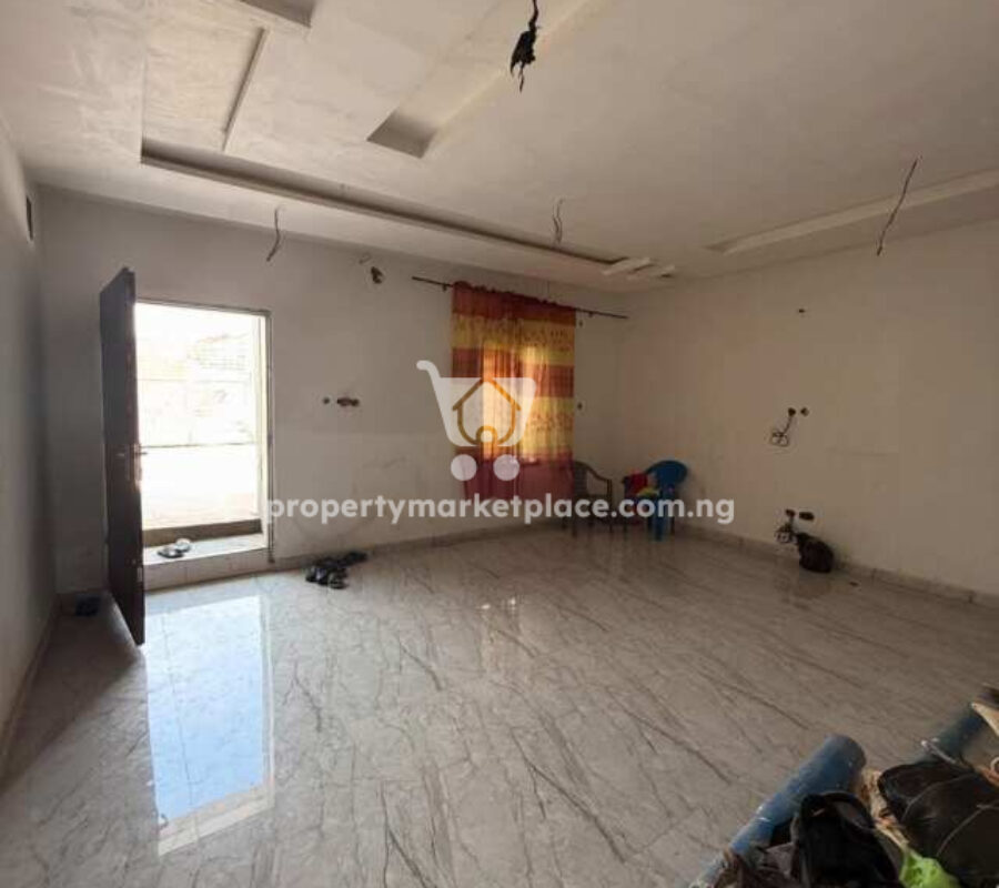 Spacious 3 bedroom terrace duplex