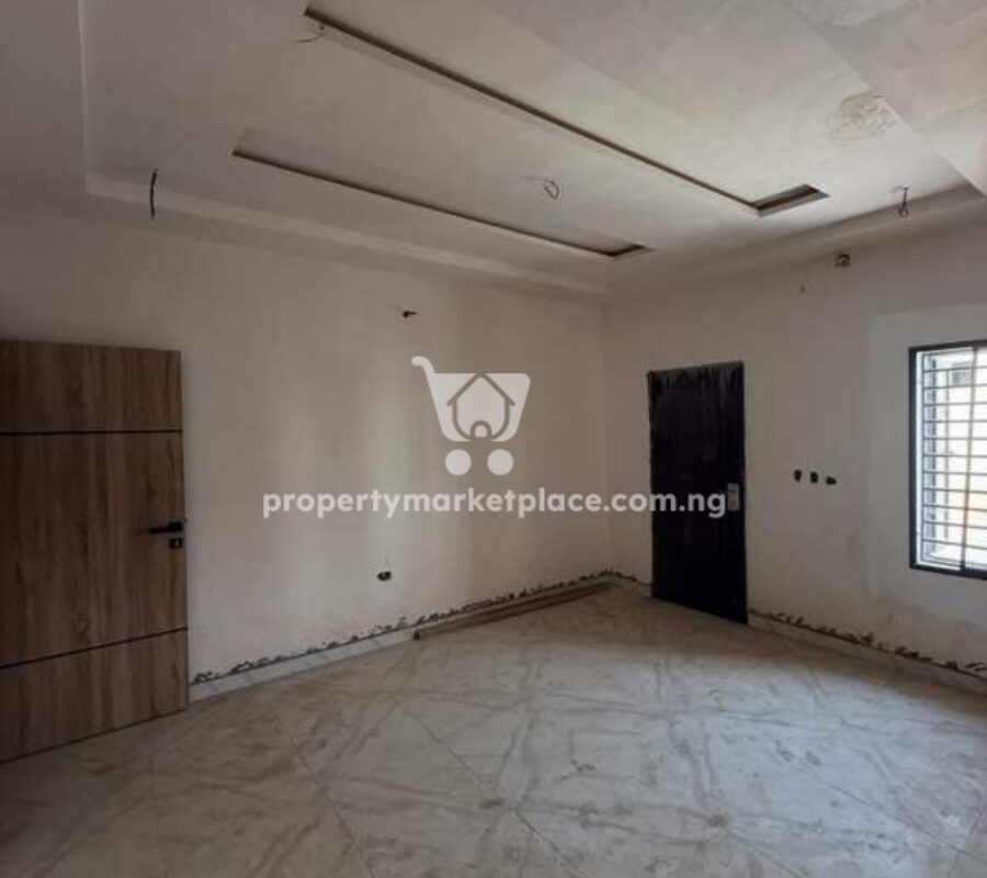 Spacious 3 bedroom terrace duplex