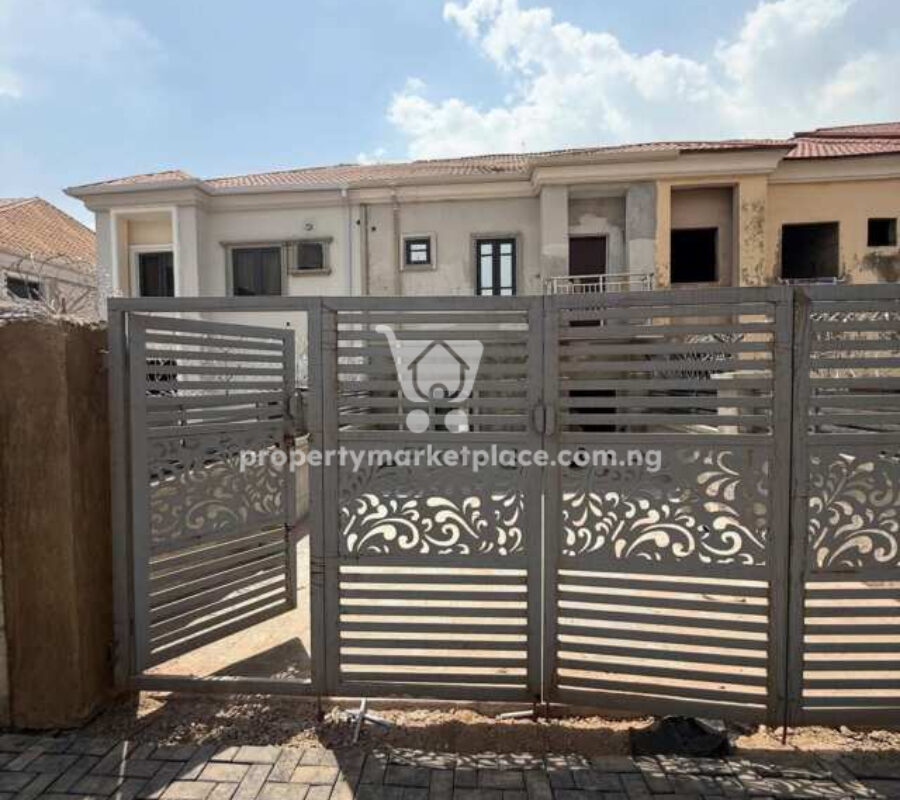 Spacious 3 bedroom terrace duplex