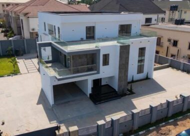 Exquisite 7 bedroom detached duplex with swimming pool
