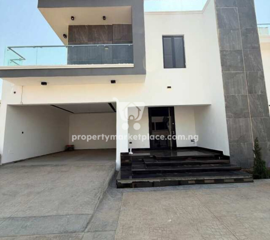 Exquisite 7 bedroom detached duplex with swimming pool