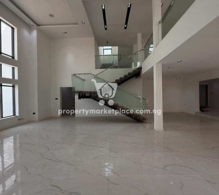 Exquisite 7 bedroom detached duplex with swimming pool