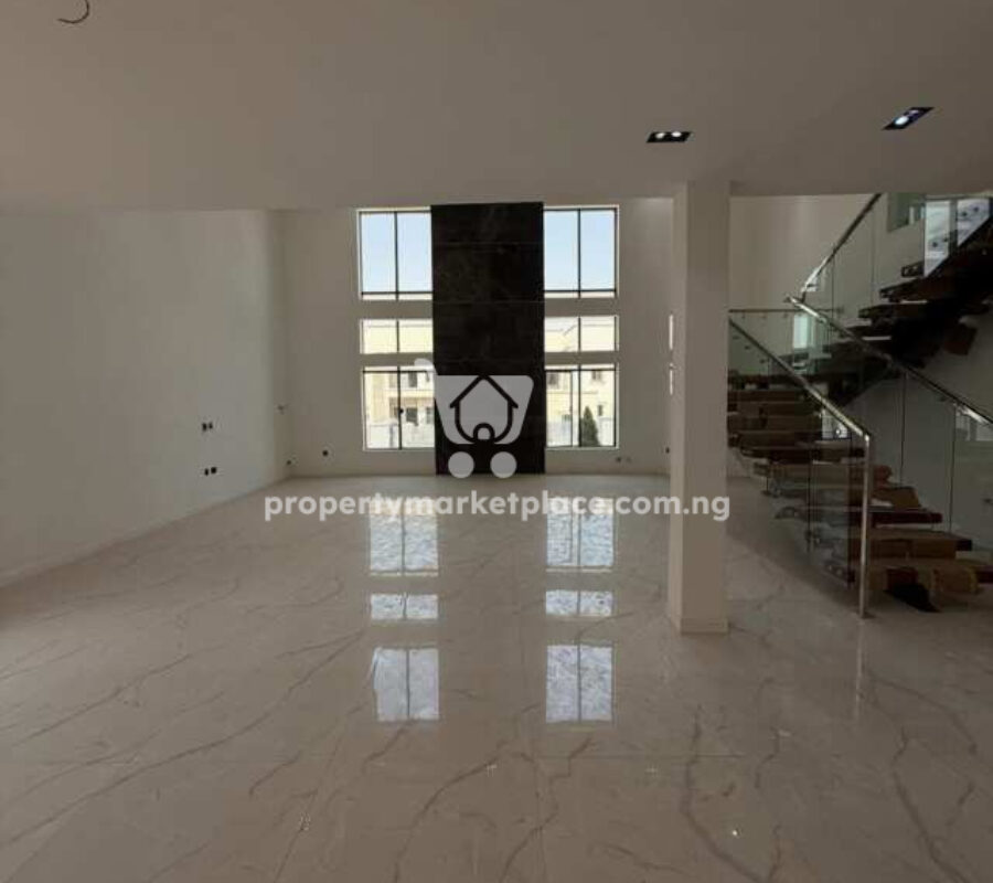 Exquisite 7 bedroom detached duplex with swimming pool