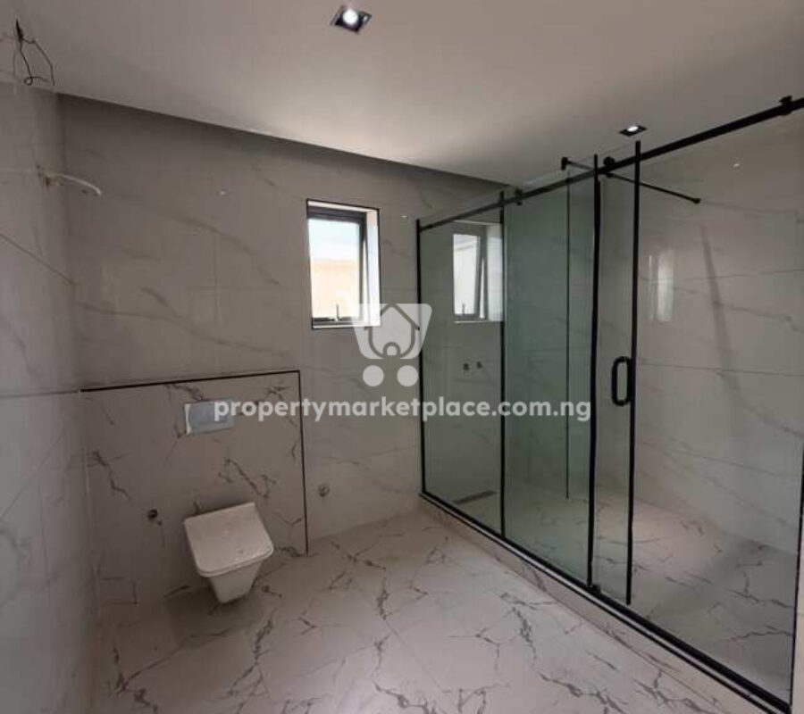 Exquisite 7 bedroom detached duplex with swimming pool