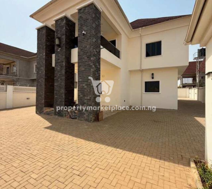 Nicely finished 4 bedroom detached duplex with Bq