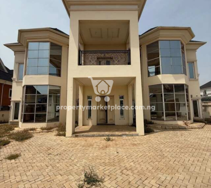 Massive 7 bedroom mansion, penthouse 2 parlours, 2 rooms Bq