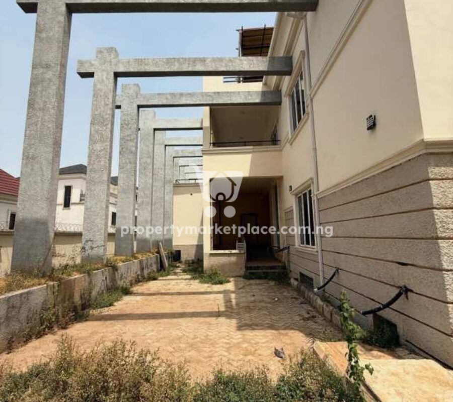 Massive 7 bedroom mansion, penthouse 2 parlours, 2 rooms Bq