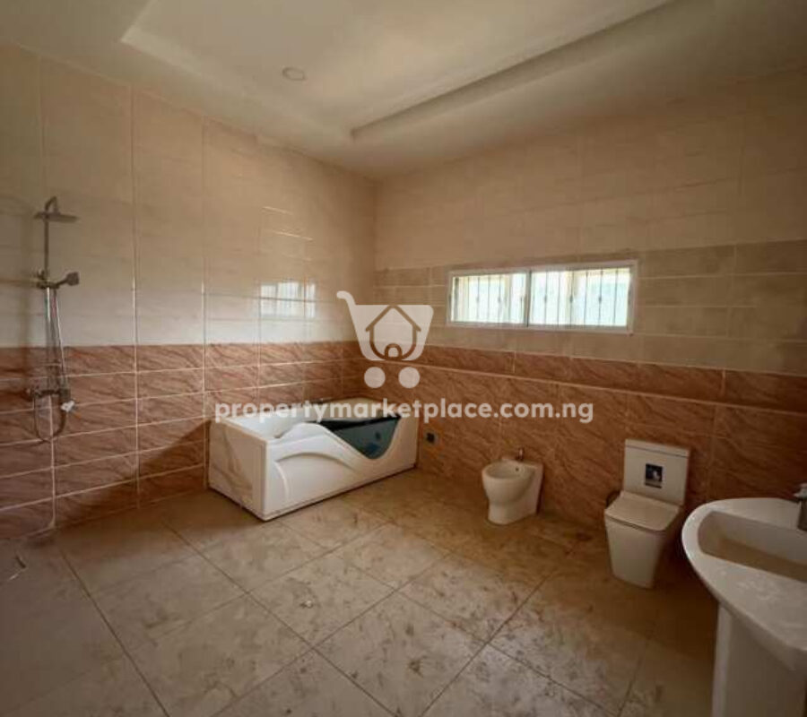 Massive 7 bedroom mansion, penthouse 2 parlours, 2 rooms Bq