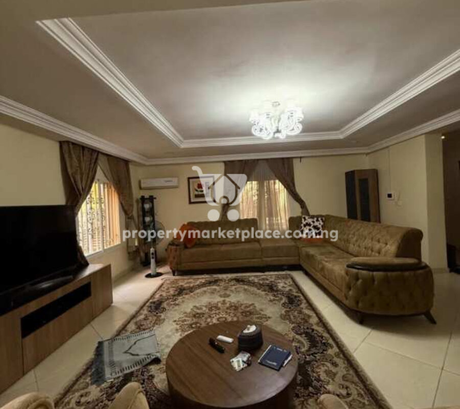 5 bedroom detached duplex with a room Bq