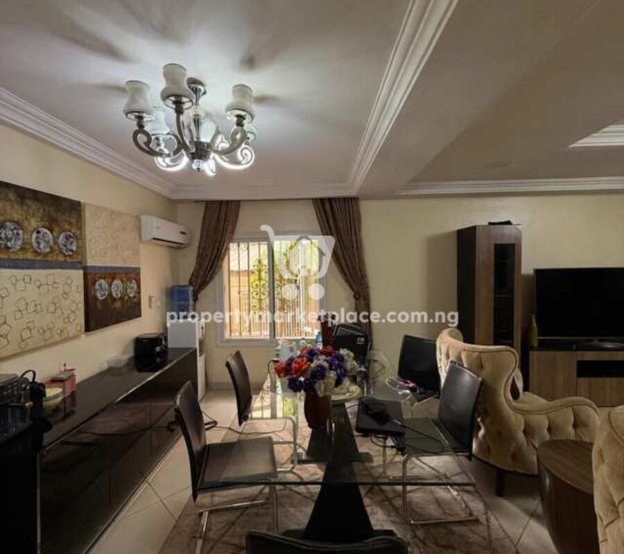5 bedroom detached duplex with a room Bq