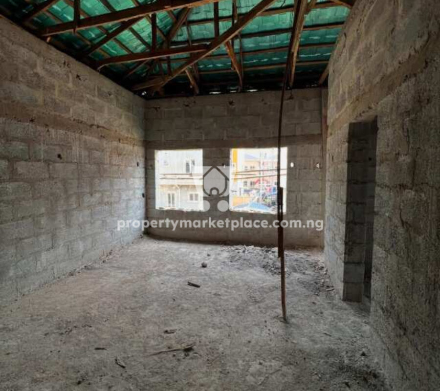 4 bedroom semi detached duplex with Bq (carcass)