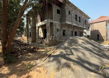 5 bedroom detached duplex with a room Bq