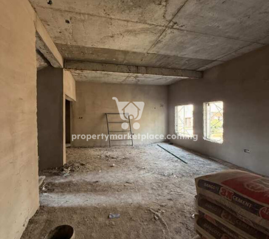 5 bedroom detached duplex with a room Bq