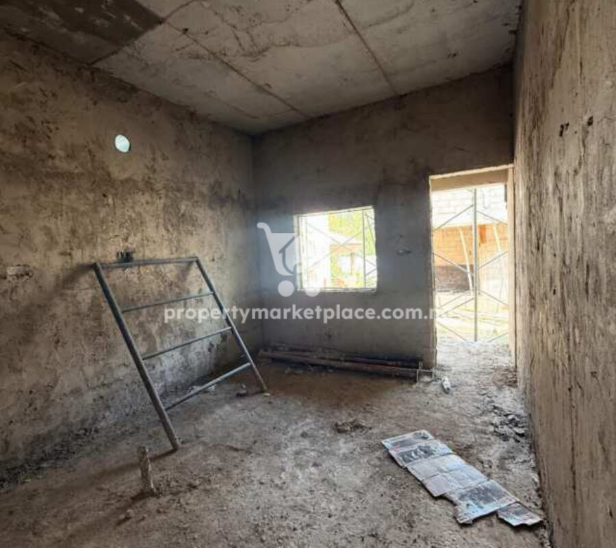 5 bedroom detached duplex with a room Bq