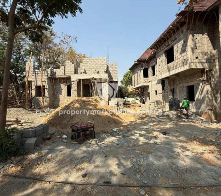 5 bedroom detached duplex with a room Bq