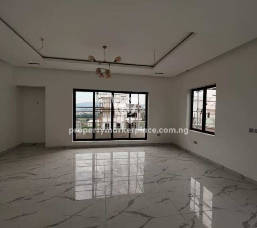 Luxurious 6 bedroom detached duplex with 2 rooms Bq