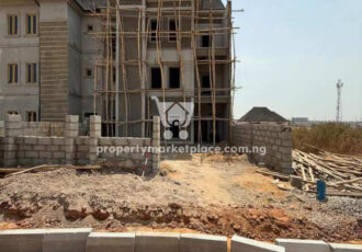 4 bedroom semi-detached duplex with Bq